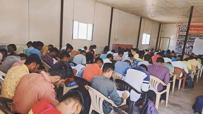 Representational image of aspirants studying in a coaching institute