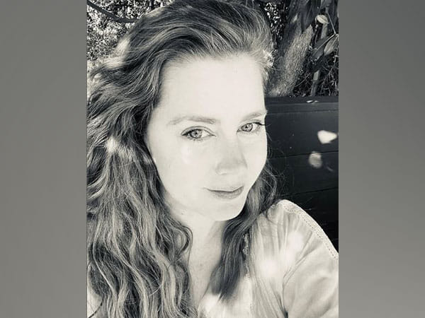 'I may have sang a little loud': When Amy Adams shared karaoke stage with Taylor Swift 