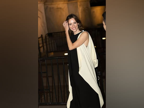 Rebecca Hall to be seen in series 'The Beauty' 