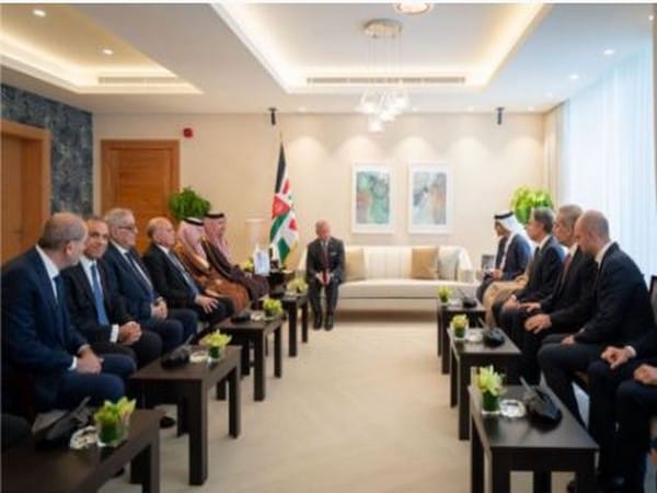 King of Jordan receives Abdullah bin Zayed, participants in Aqaba Meetings on Syria