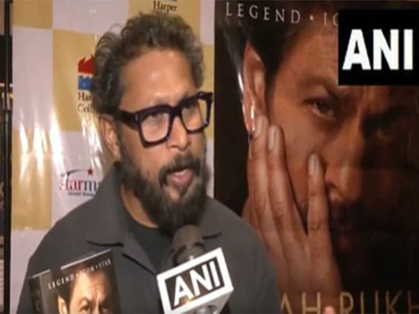  Shoojit Sircar attends launch event of book 'Shah Rukh Khan- Legend, Icon, Star'
