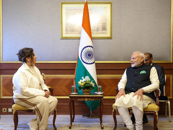 PM Modi meets Kuwaiti yoga enthusiast, who promotes yoga among youth through her 'Daratma' studio