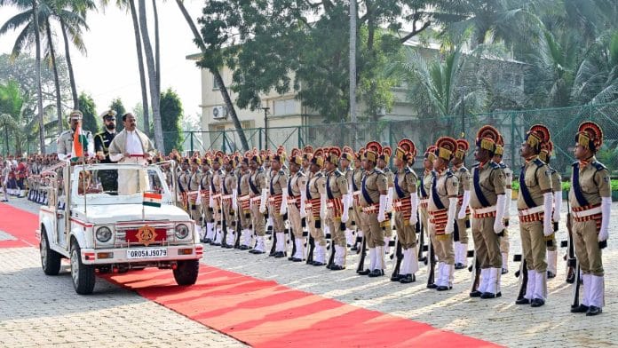 Outgoing Odisha Governor Raghubar Das receives a guard of honour Thursday as he bids farewell to the state | Photo: ANI