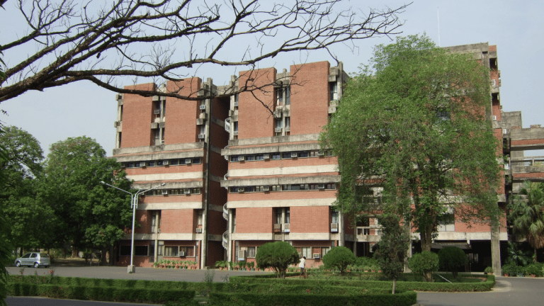 SubscriberWrites: IIT Kanpur develops a Metamaterial Surface Cloak