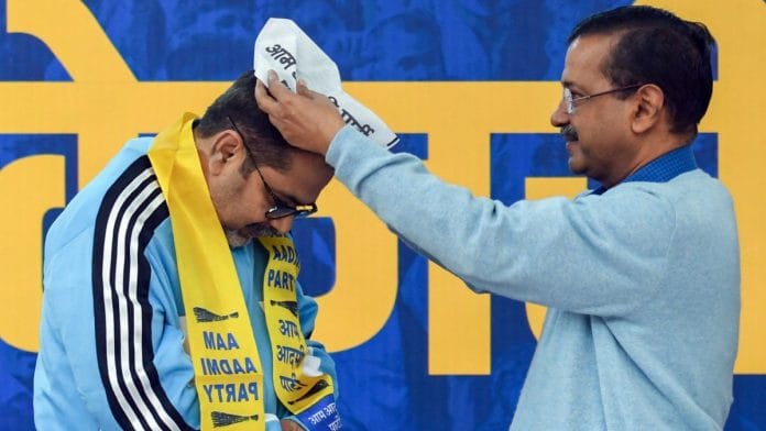 Avadh Ojha with Arvind Kejriwal. He joined the Aam Aadmi Party on 2 December | ANI