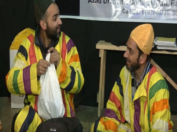 Ganderbal hosts winter theatre workshop to promote cultural heritage among youth