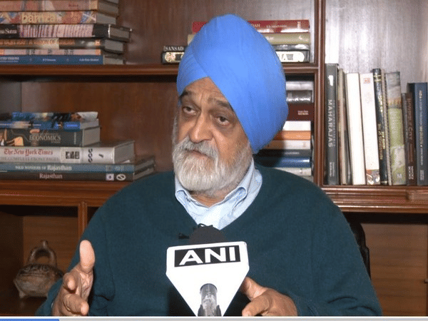 Farmers should be given production-linked incentives rather than fertiliser subsidies: Montek Singh Ahluwalia