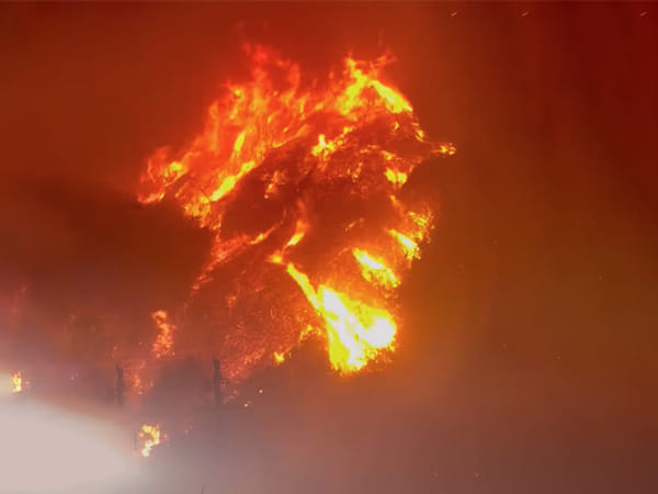 US: At least two people killed, over 1000 structures destroyed in California wildfires