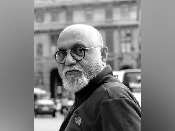 Sanjay Dutt, Anil Kapoor mourn the demise of filmmaker Pritish Nandy