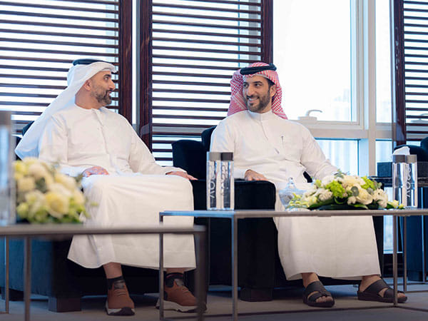 Sultan bin Ahmed receives 'e&' delegation