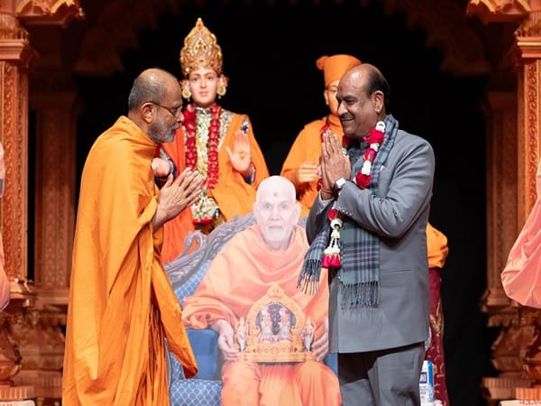 LS Speaker Om Birla visits BAPS Shri Swaminarayan Temple in London
