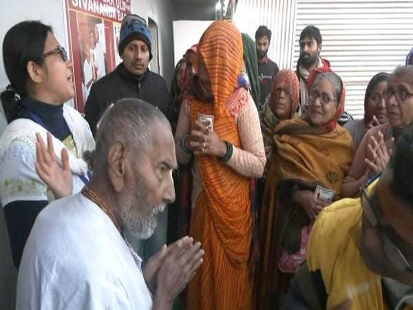 Ageless devotion: 128-yrs-old Swami Shivanand Saraswati steals the show at Maha Kumbh