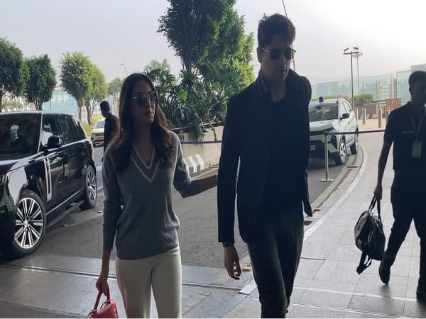 Sidharth Malhotra jets off with Kiara Advani ahead of his birthday 