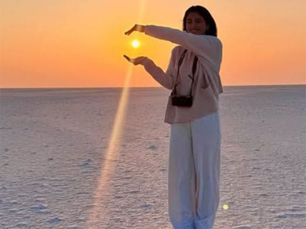Navya Nanda visits Rann of Kutch with grandmom Jaya Bachchan, mother Shweta 