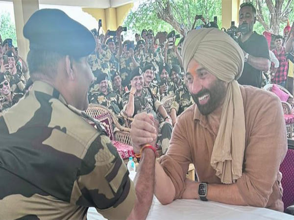 Sunny Deol spends a day with jawans, pays tribute to Indian army on Army Day