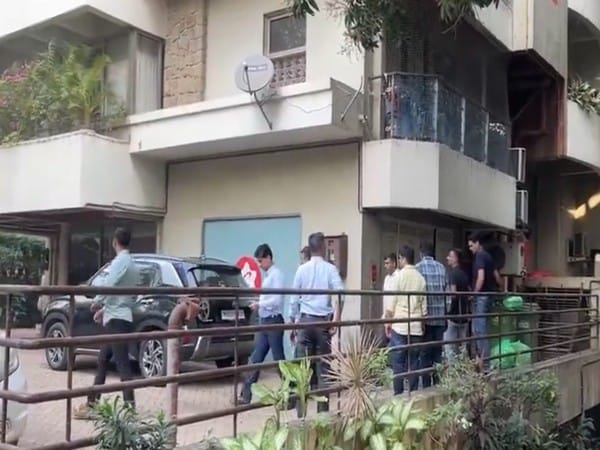 Mumbai Police Crime Branch officials arrive at Saif Ali Khan's residence after attack by intruder