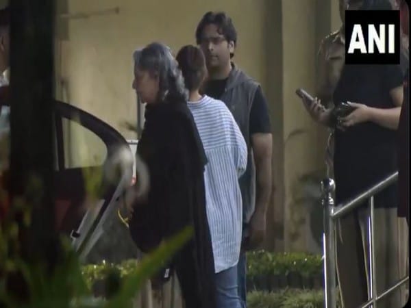 Sharmila Tagore arrives at Lilavati Hospital with daughter Soha Ali Khan to check on Saif following attack 