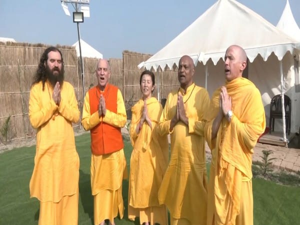 Maha Kumbh leaves a lasting impression on foreign spiritual leaders; praise Sanatan Dharma