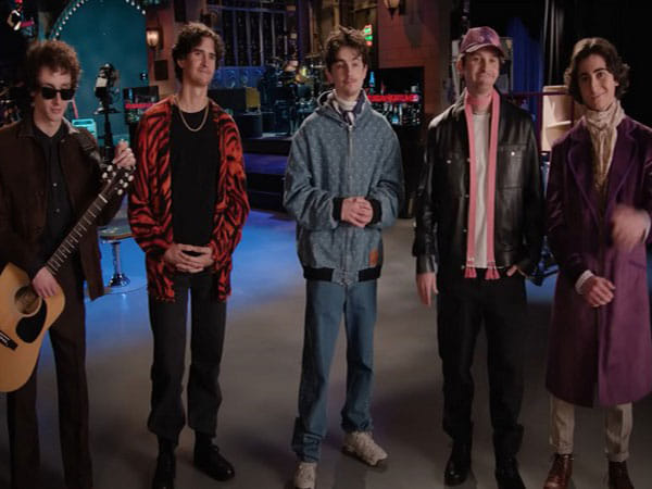 Timothee Chalamet takes his look-alike's help to manage hosting duties at SNL 