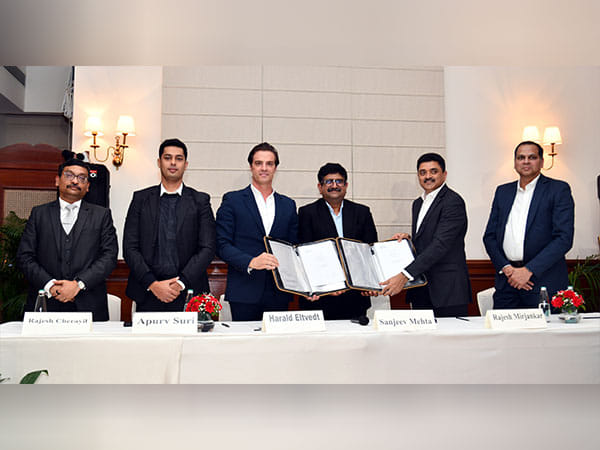 Former Standard Chartered Bank MD turns entrepreneur, launches Akashaverse platform providing immersive experience