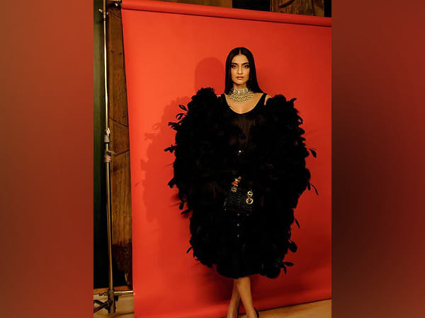 Sonam Kapoor dazzles in black outfit at Sabyasachi's 25th anniversary runway show