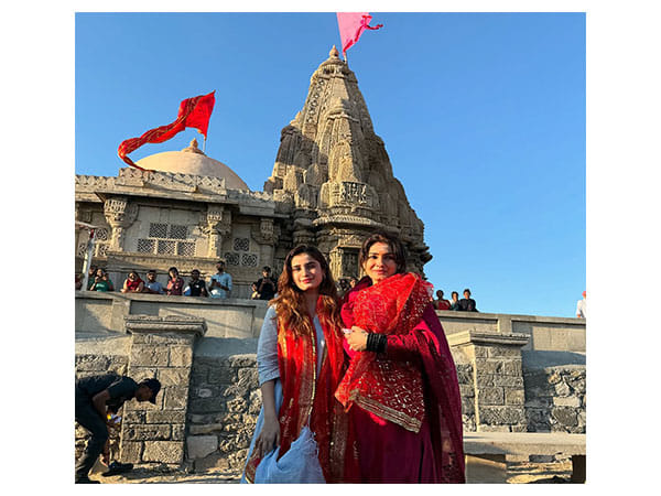 Raveena Tandon visits Nageshwar Jyotirling with daughter Rasha Thadani, shares pics