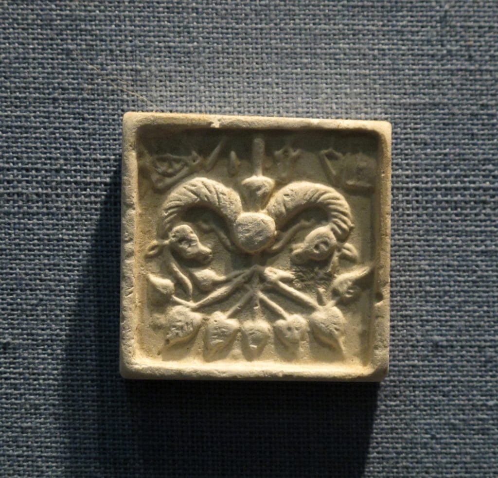 Composition of signs / armorial bearings. Mold of a seal, Indus valley civilization, 2500-1500 BC. State Museum, Bhopal. India | Wikimedia Commons