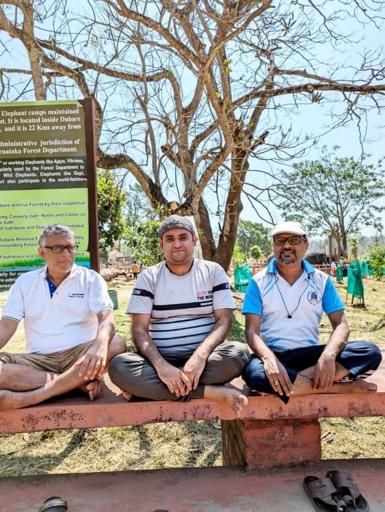 Atul Subhash (centre) with co-founders of SIFF, Pandurang Katti (left) and Anil Murty (right) | X / @realsiff