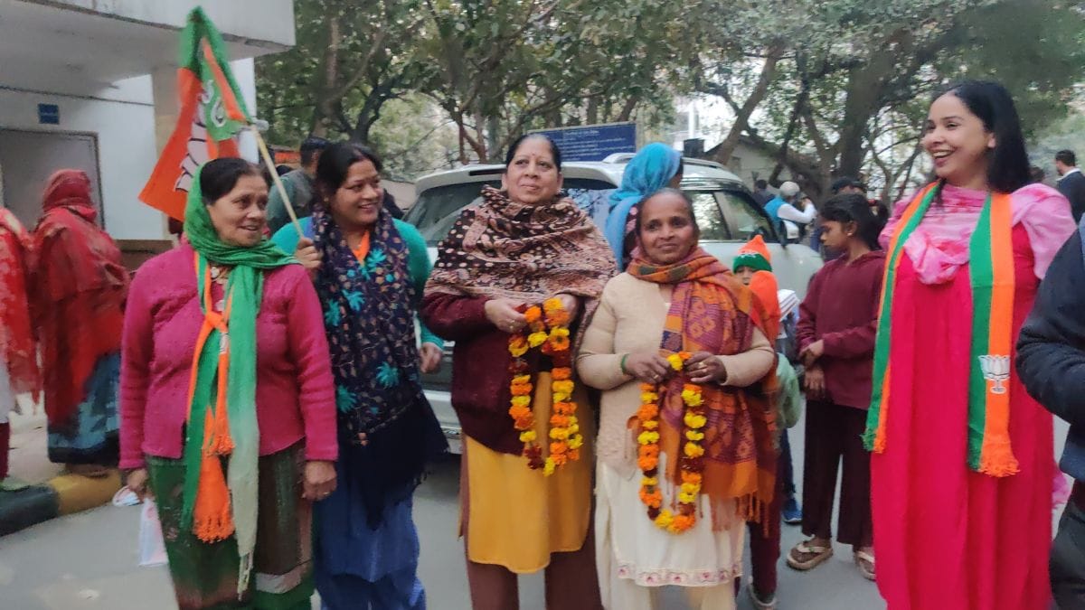BJP supporters in Kali Bari Marg area. | ThePrint