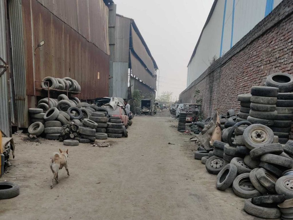 tyres at vehicles scrapping facility 