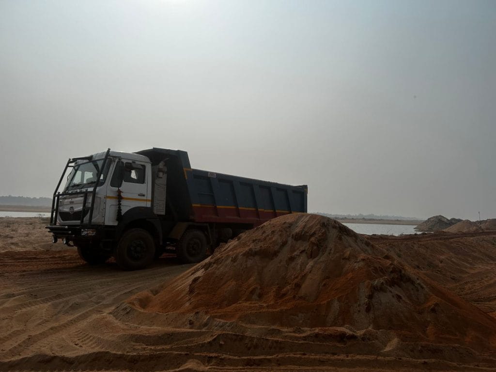 Illegal sand mining in Bihar 
