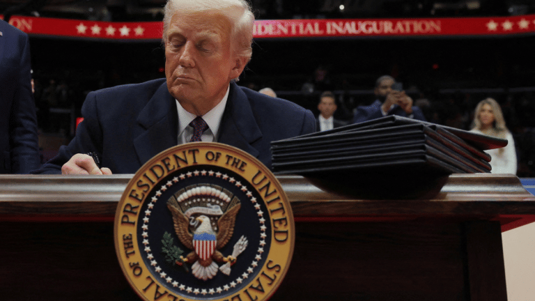 Trump stirs tariff pot with fresh threats on EU and a 1 Feb deadline for China