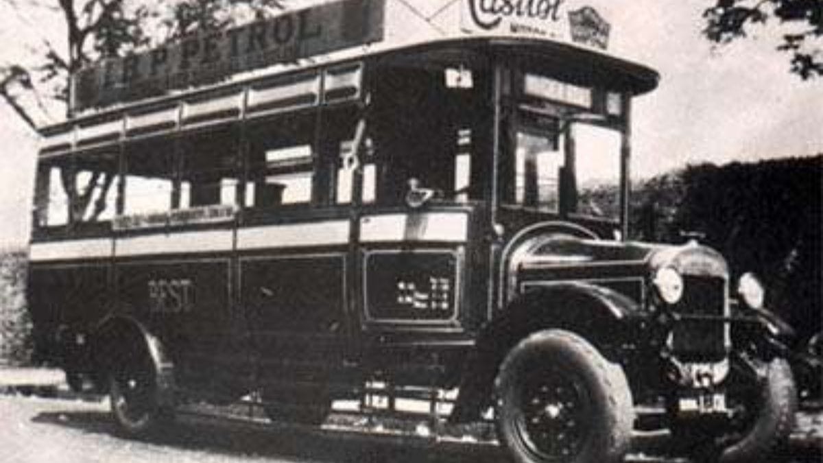 The city's first BEST bus in 1926 | Photo: Wikimedia Commons