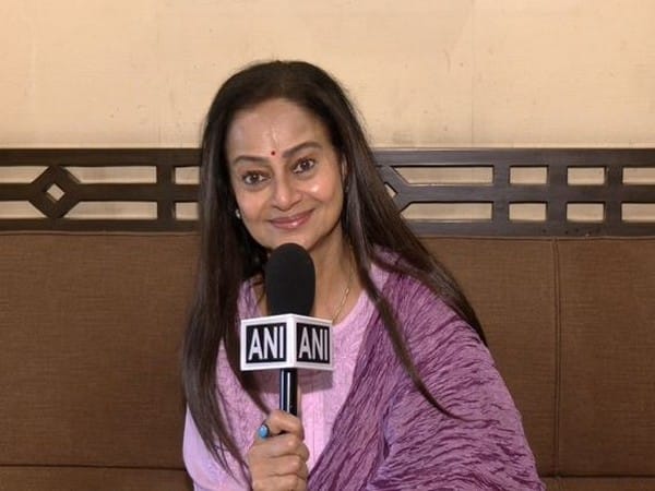 Zarina Wahab calls shooting in Kashmir 
