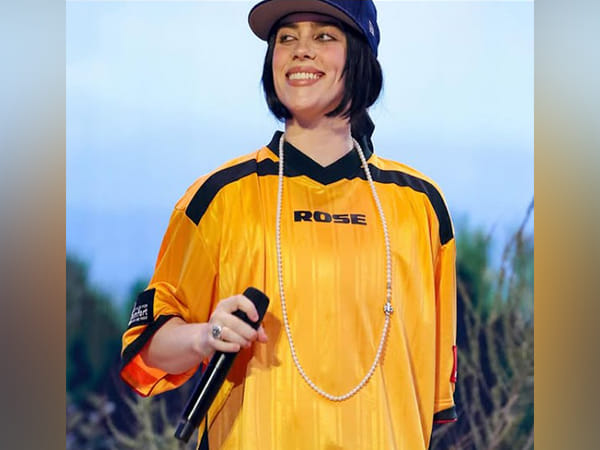 Billie Eilish stuns at 2025 Grammy Awards with 'Birds of a Feather' performance