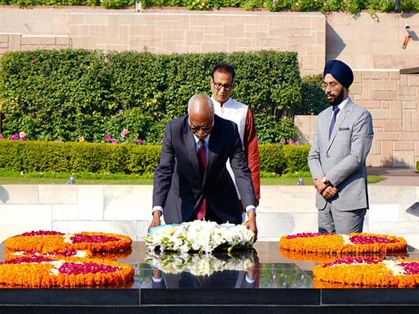 UNGA President Philemon Yang pays tribute to Mahatma Gandhi at Raj Ghat 