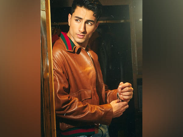 Ibrahim Ali Khan shares unseen photos from 'Ishq Mein' song launch event 