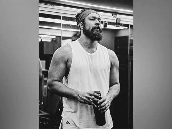 Vicky Kaushal gives fans peek into 