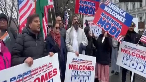 US: Members of Indian diaspora outside Blair House chant slogans 