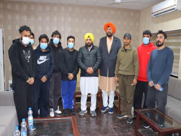Punjab ministers meet illegal Indian immigrants who were deported from US to Amritsar