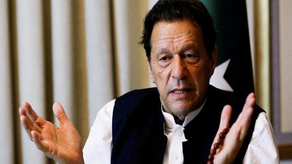 Pakistan: Imran Khan orders expulsion of party leaders absent during vote on 26th Constitutional Amendment