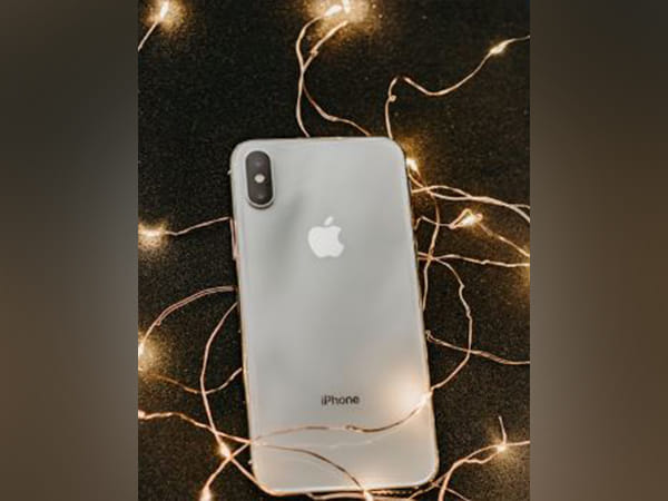 Apple set to revamp iPhone design with 