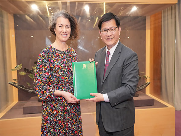 Taiwan's Foreign Minister meets UK MP Sarah Champion, thanks her for UK's strong support 