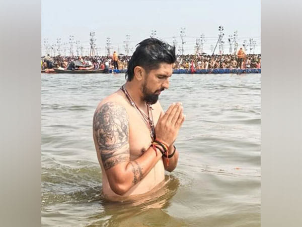 Ishant Sharma takes holy dip at Mahakumbh, shares pics