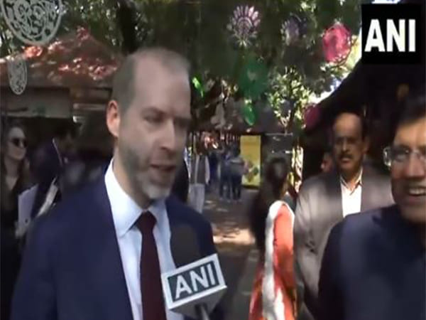 UK Business Secretary Jonathan Reynolds visits National Crafts Museum amid India-UK FTA talks