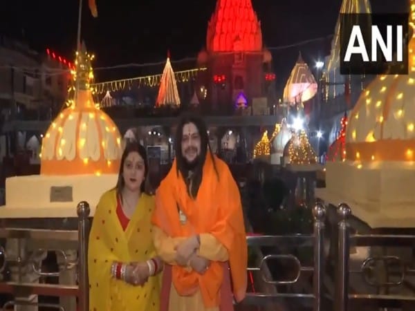 Singer Hansraj Raghuwanshi visits Mahakaleshwar Jyotirlinga on Mahashivratri