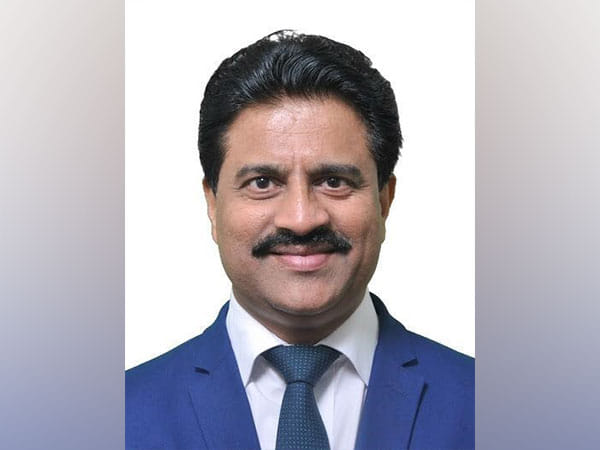 Cutting edge minimally invasive techniques in Laser for Glasses - making procedures more safe and accurate