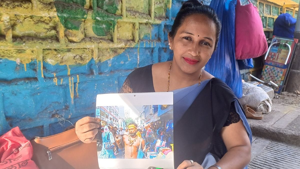 Sunanda holding the picture of a Chabukwala captured by her | Pooja Bhatia