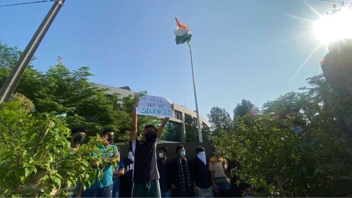 KIIT students protesting on 18 February | Shubhangi Misra | ThePrint