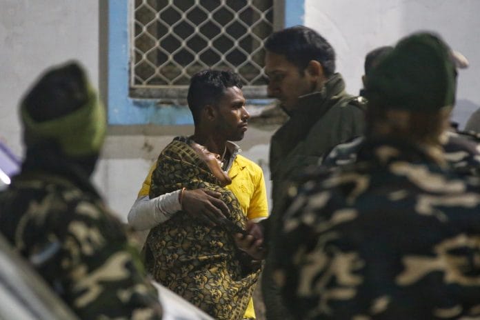 Bodies of victims being handed over to family members at Maulana Azad Mortuary, Sunday | Manisha Mondal | ThePrint
